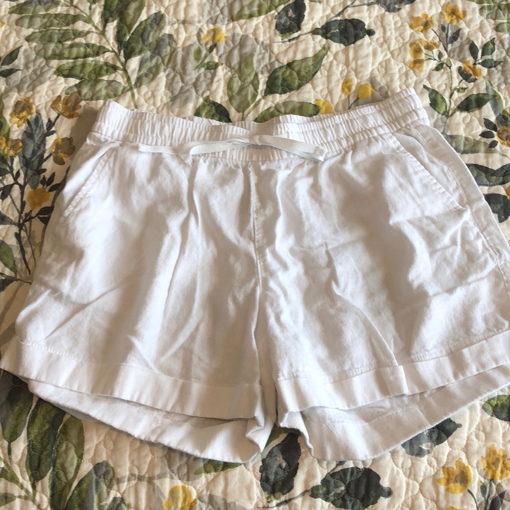 Old Navy White shorts